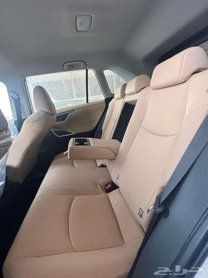 تويوتا راف فور -lE -دفع رباعى 2000 cc ابيض موديل 2025 5