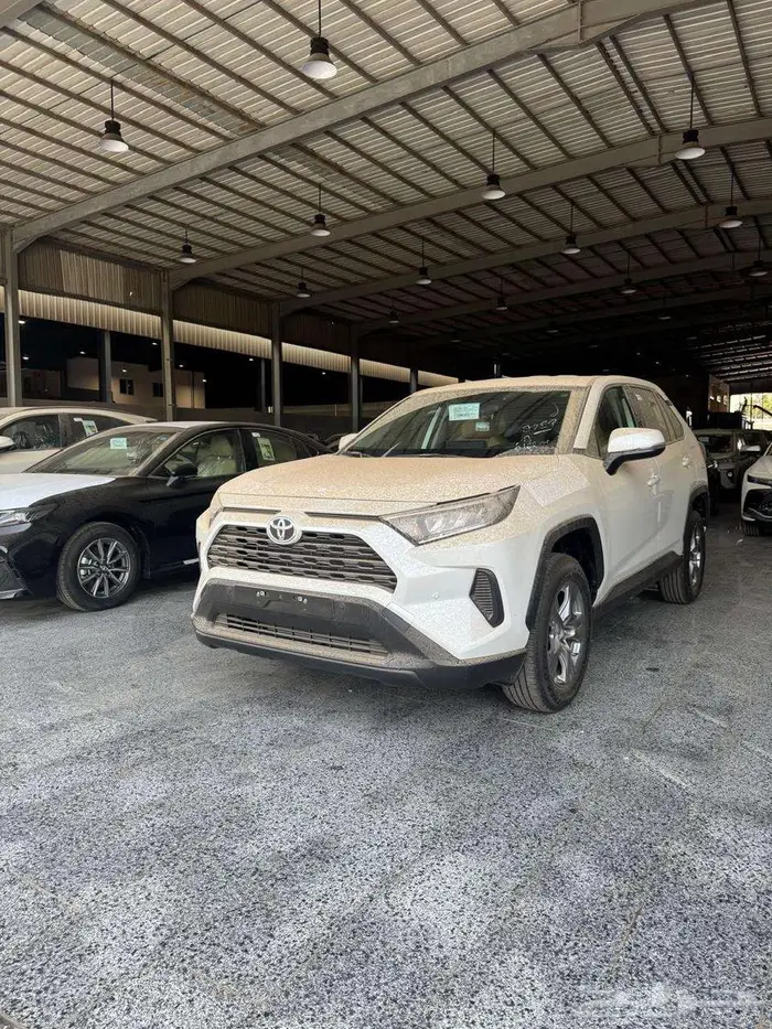 تويوتا راف فور -lE -دفع رباعى 2000 cc ابيض موديل 2025 1