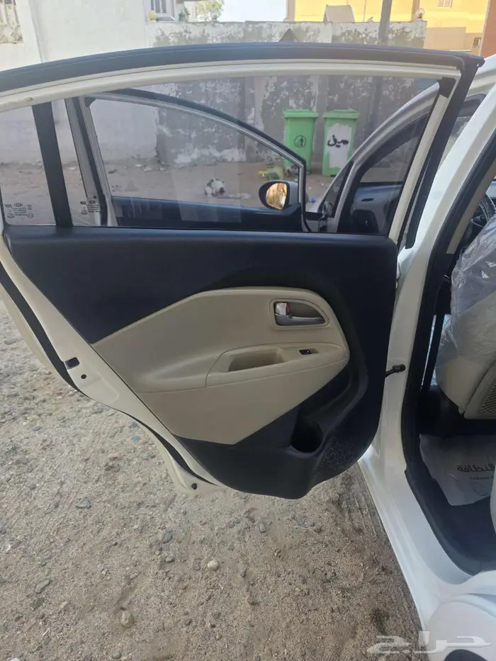 كيا ريو 2015 نظيفه 10