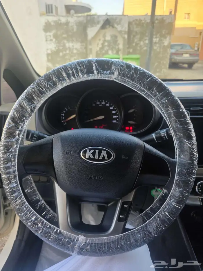 كيا ريو 2015 نظيفه 12