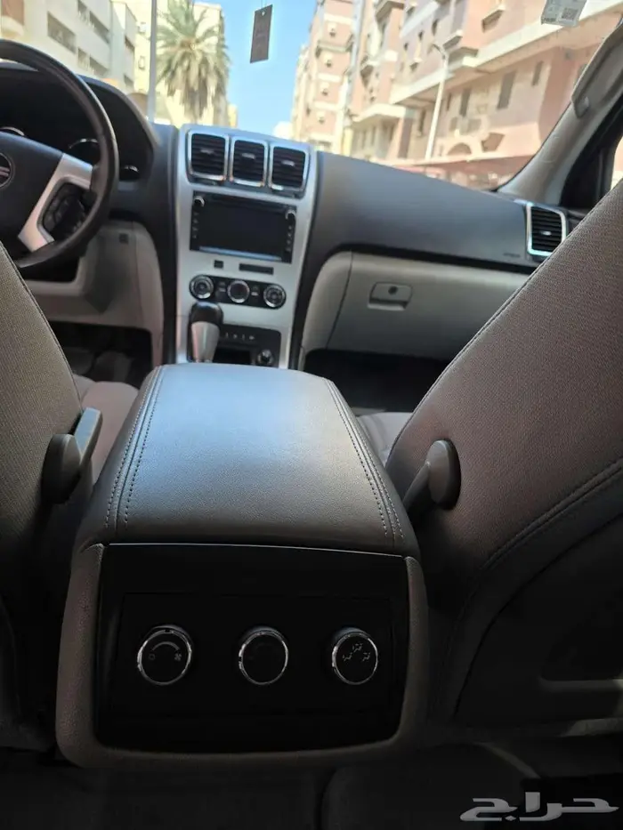 GMC اكاديا 2012 1