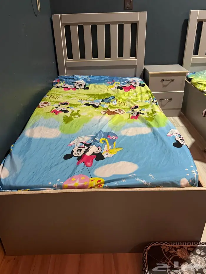 3 كراسي نوم و2 كوميديته للبيع 0