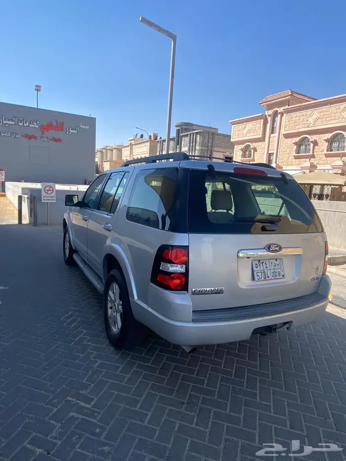 للبيع اكسبلورر موديل 2010 4