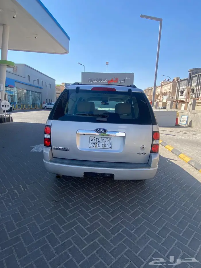 للبيع اكسبلورر موديل 2010 8