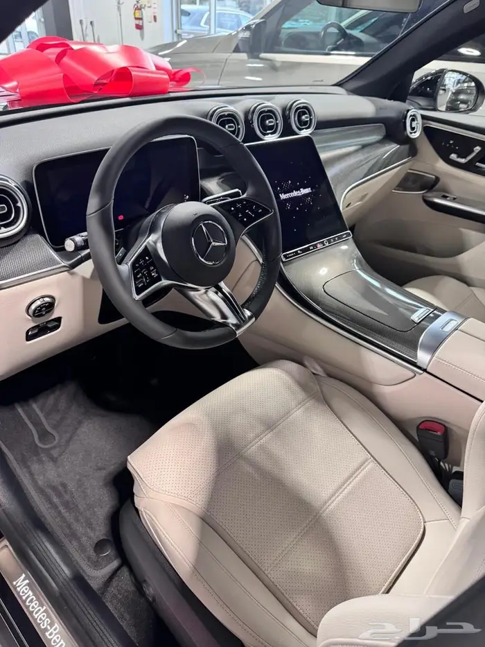 للبيع مرسيدس 2026 GLC300 ((اصفار)) 4