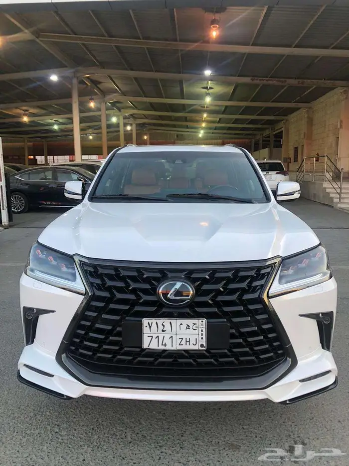 جيب لكزس LX 570 سعودي بلاك اديشن 2021 أبيض داخل جملي 4