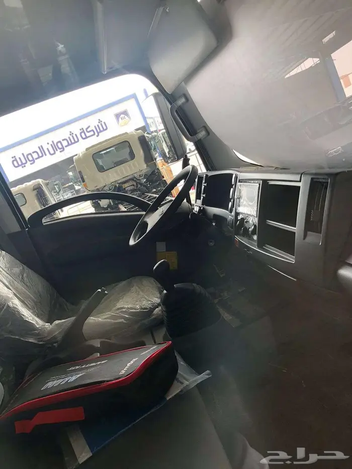 ايسوزو قلاب 5 طن موديل 2025 م يابانى 0