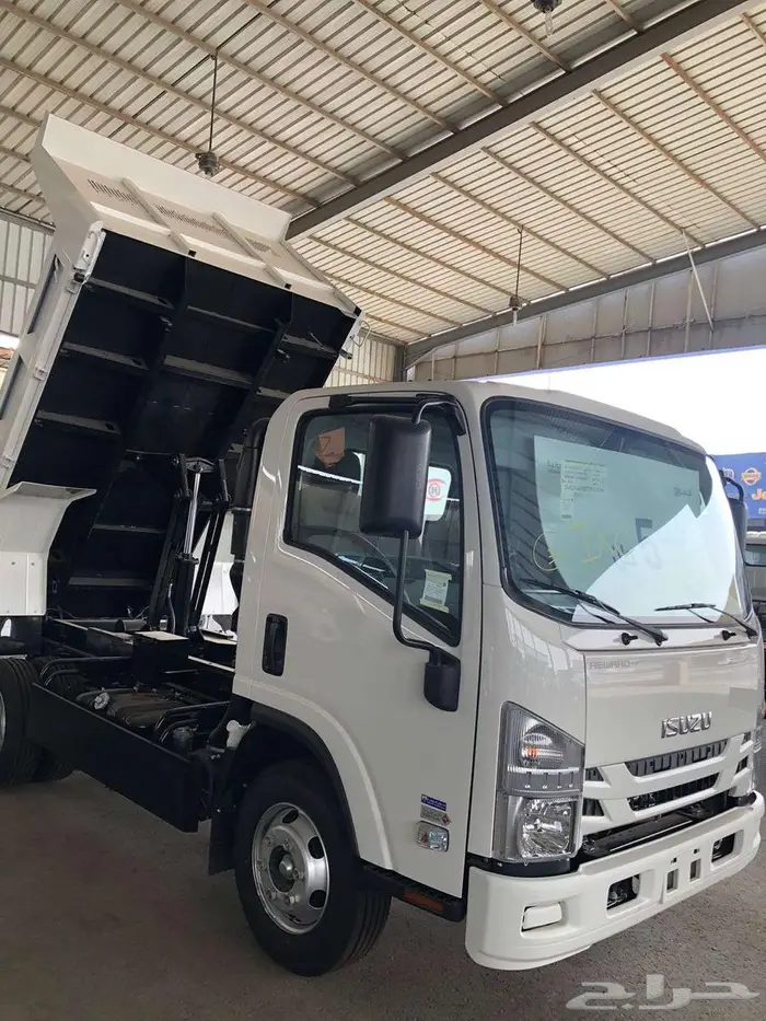 ايسوزو قلاب 5 طن موديل 2025 م يابانى 1