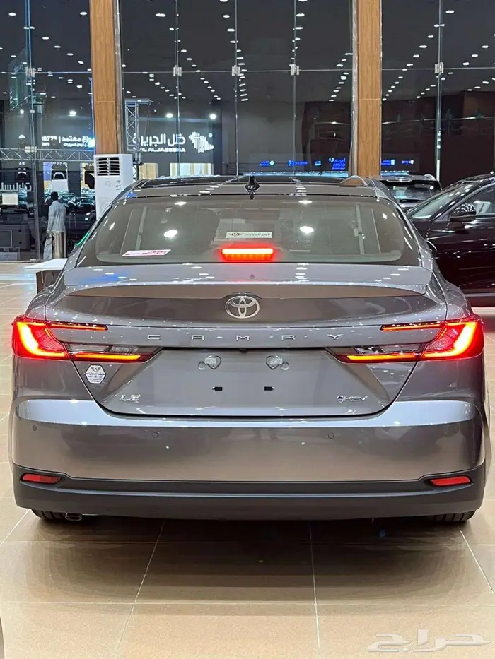 تويوتا كامري LE هايبرد 2025 3