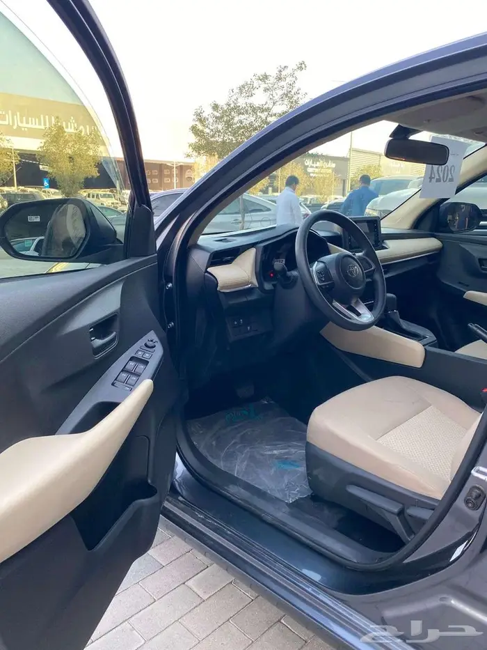 تويوتا يارس موديل 2024 عداد 11 الف كم 6