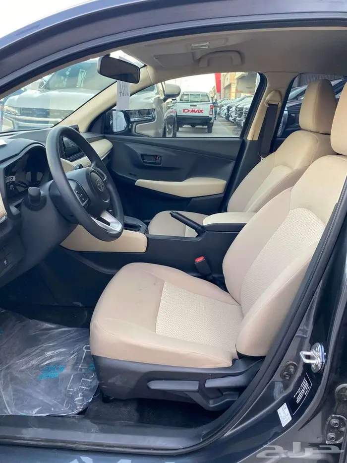 تويوتا يارس موديل 2024 عداد 11 الف كم 7