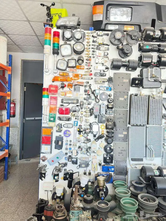 Trucks Parts   جميع أنواع قطع غيار الشاحنات والمعدات الثقيلة 12