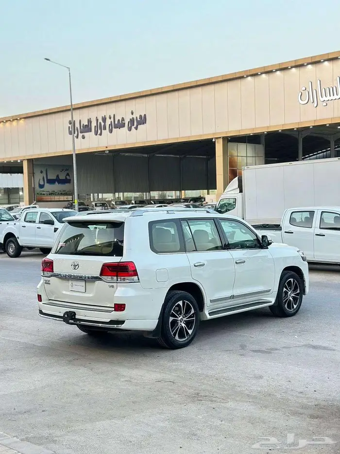تويوتا لاندكروزر تورينق موديل 2021 ديزل 3