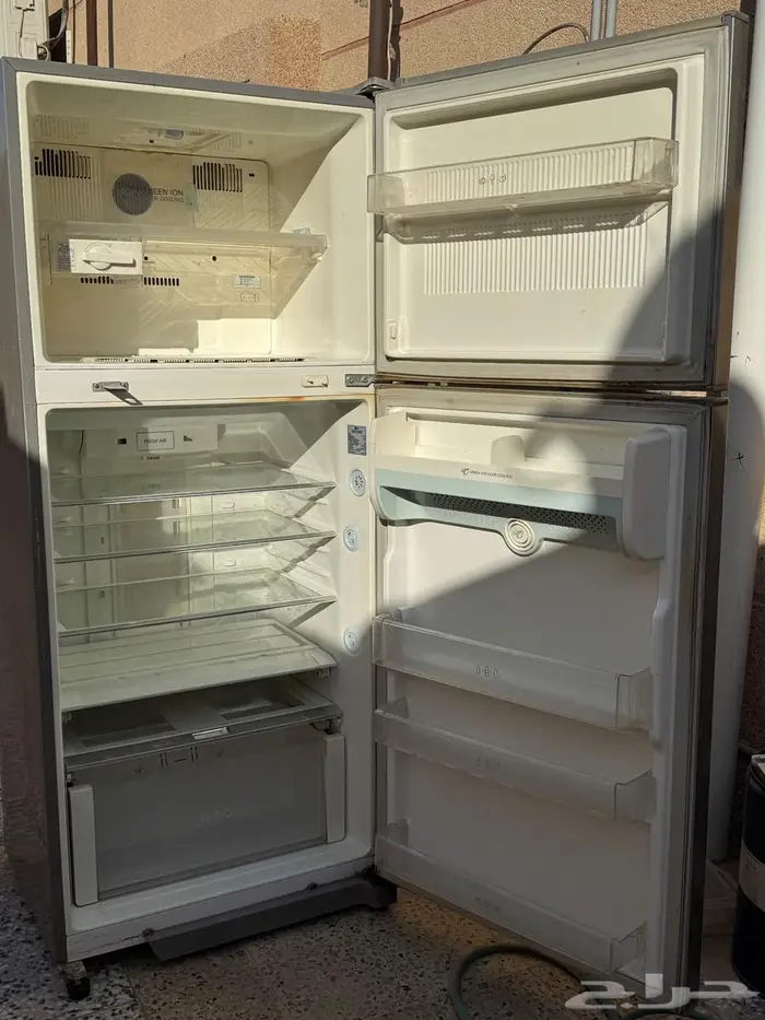 للبيع ثلاجة LG 3