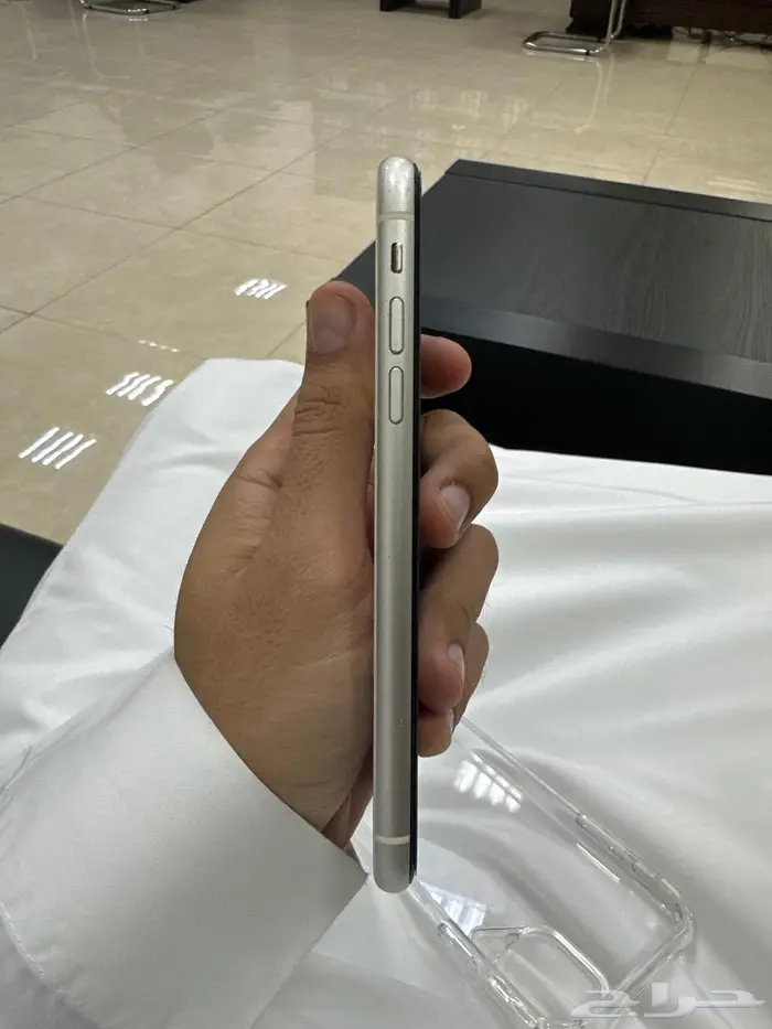 ايفون 11 العادي 0