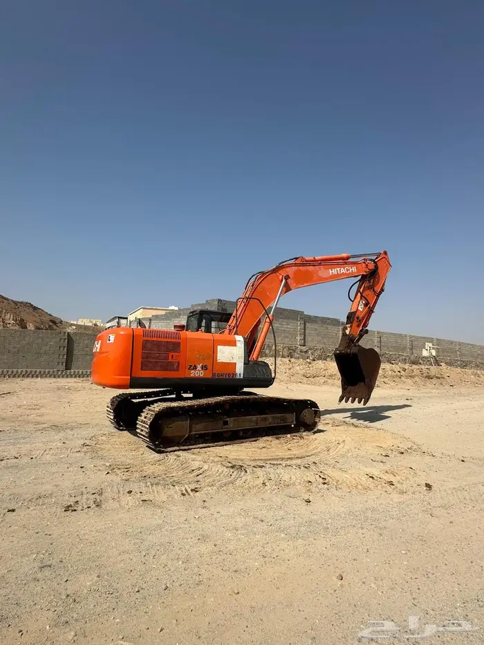 بوكلين هيتاشي 2010 4