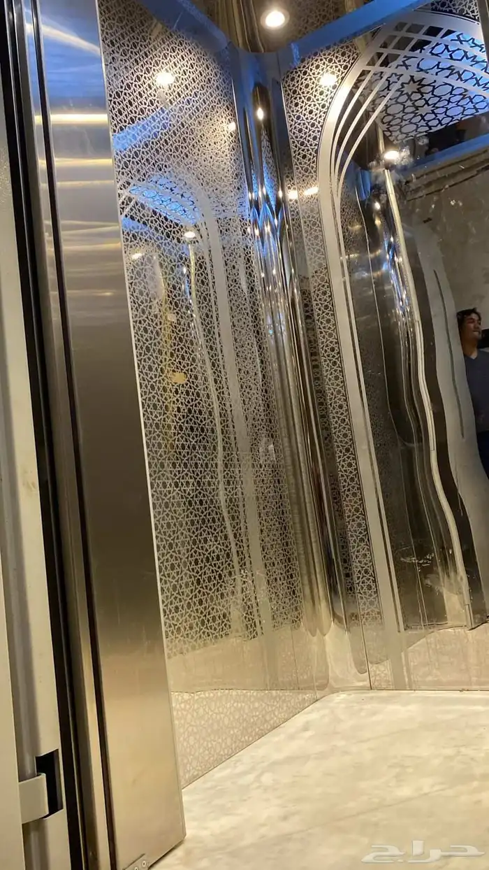 للبيع  مصعد فاخر ومتكامل 1