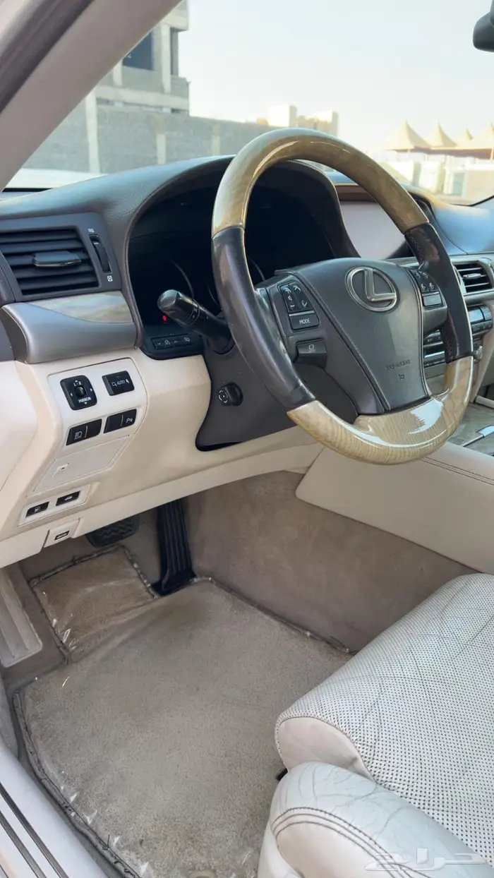 لكزس 460 عبداللطيف جميل لارج فل كامل 12