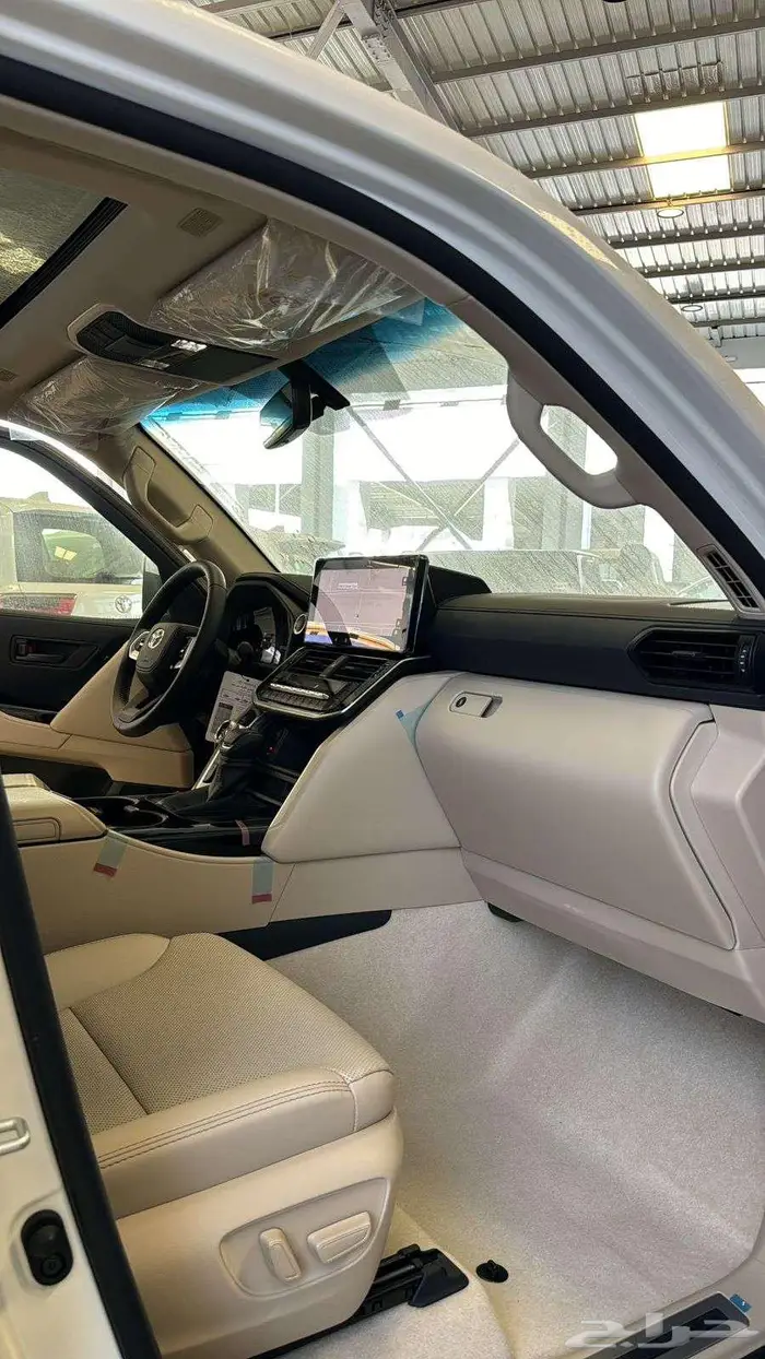 تويوتا لاندكروزر GXR L4 تنفس طبيعي خليجي 2025 - 275000 2