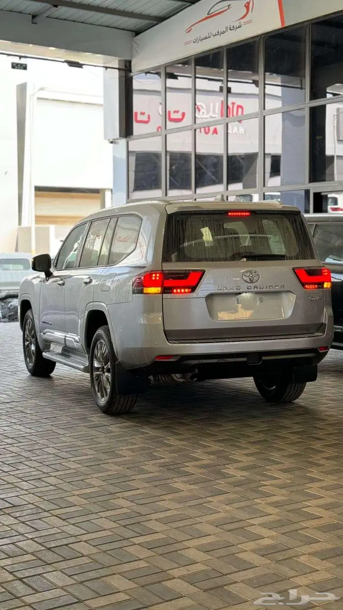 تويوتا لاندكروزر GXR L4 تنفس طبيعي خليجي 2025 - 265000 5
