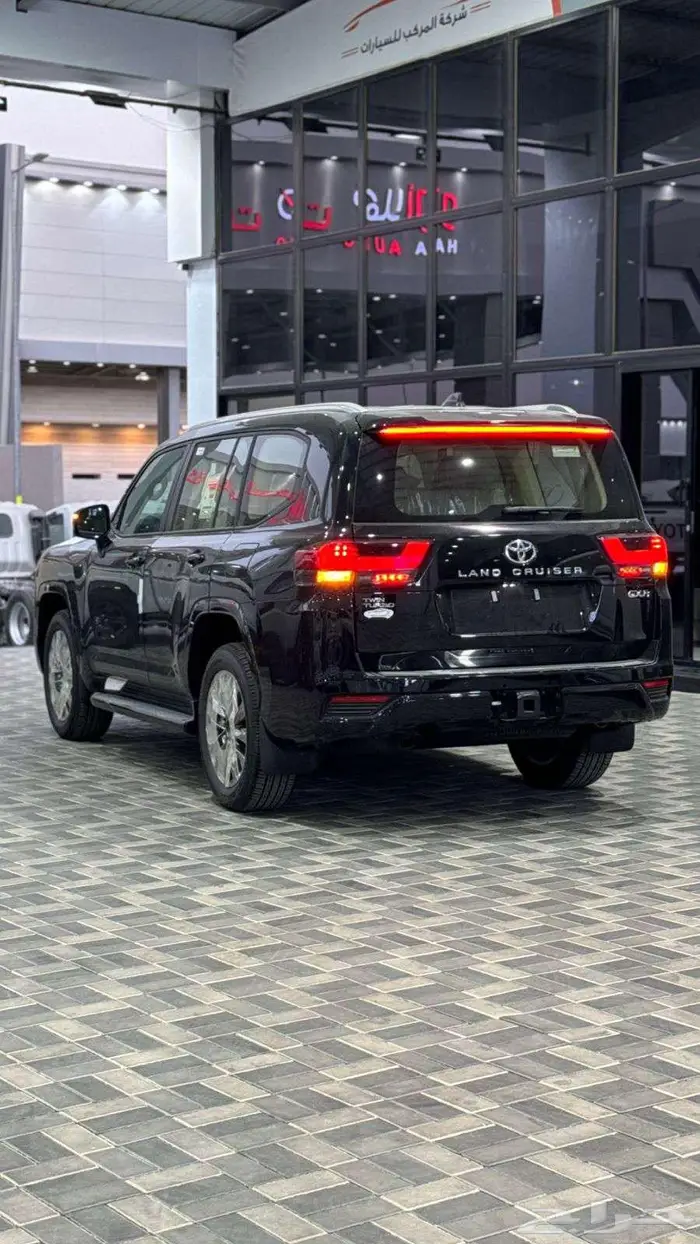 تويوتا لاندكروزر GXR L4 فل كامل بريمي 2025 - 330 5