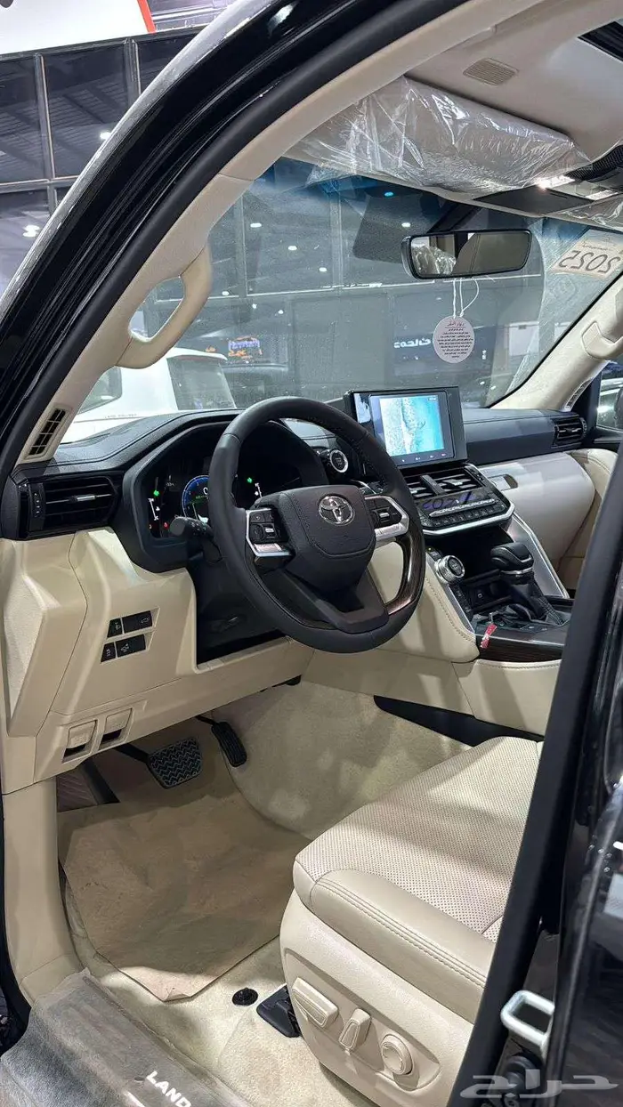 تويوتا لاندكروزر GXR L4 فل كامل بريمي 2025 - 330 2