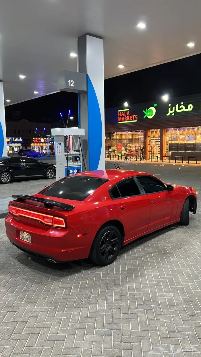للبيع تشارجر 2014 9
