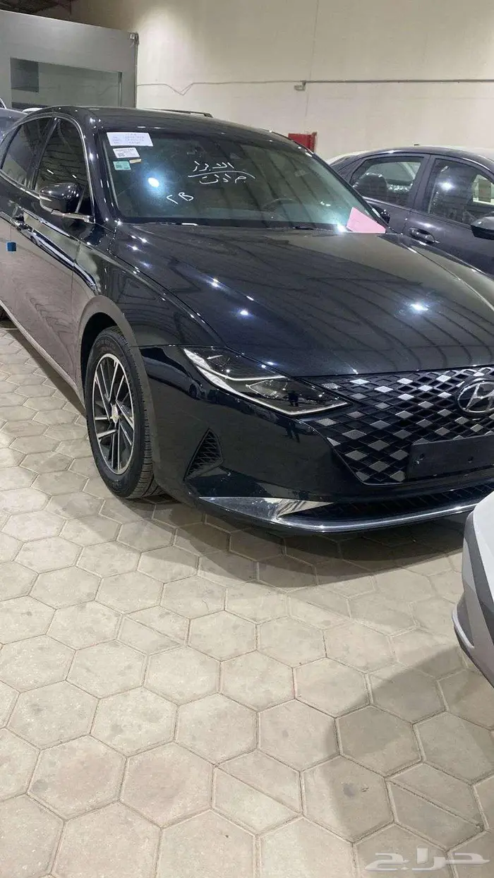 هيونداي ازيرا 2022 مستورد بنزين شاشة كاميرا قياده ذاتيه 2