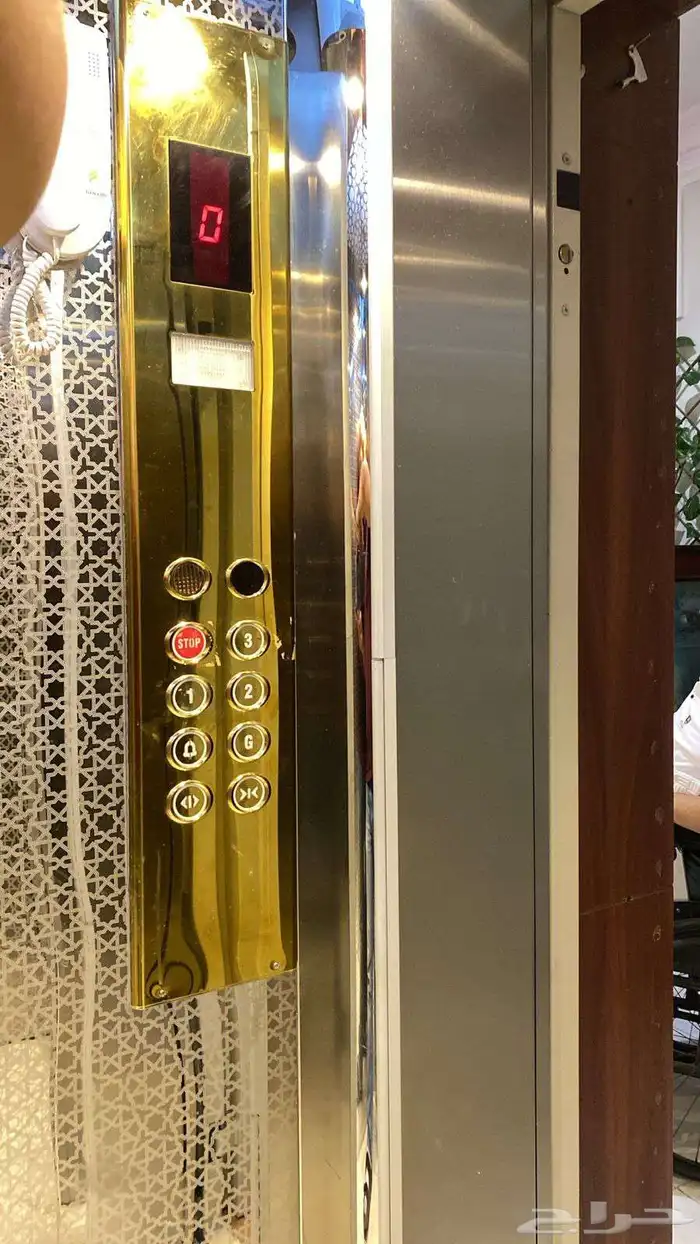 للبيع  مصعد فاخر ومتكامل 2