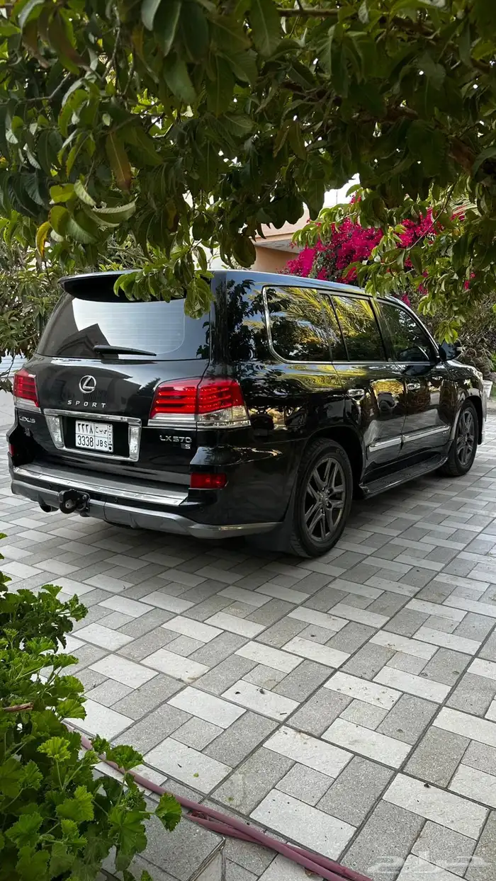 لكزس 570 اسود 1