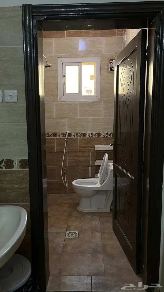 شقه مفروشه بحي قرطبه بجوار دوار الطائره 5