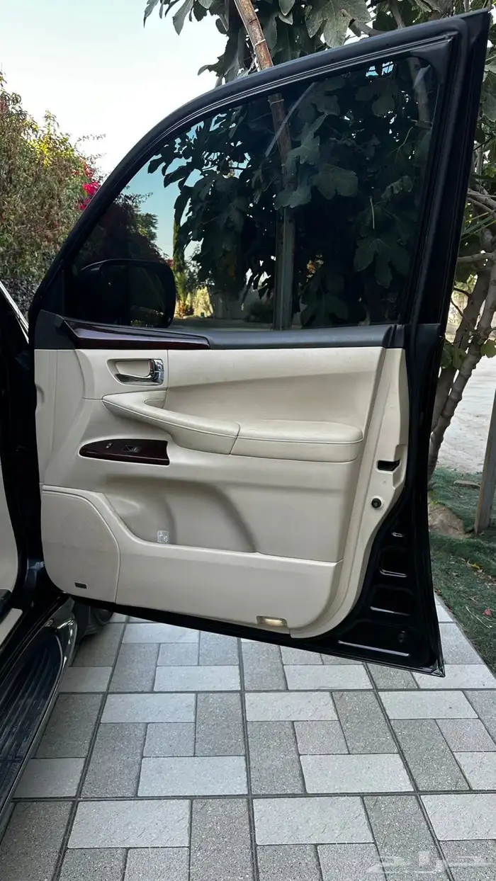 لكزس 570 اسود 11