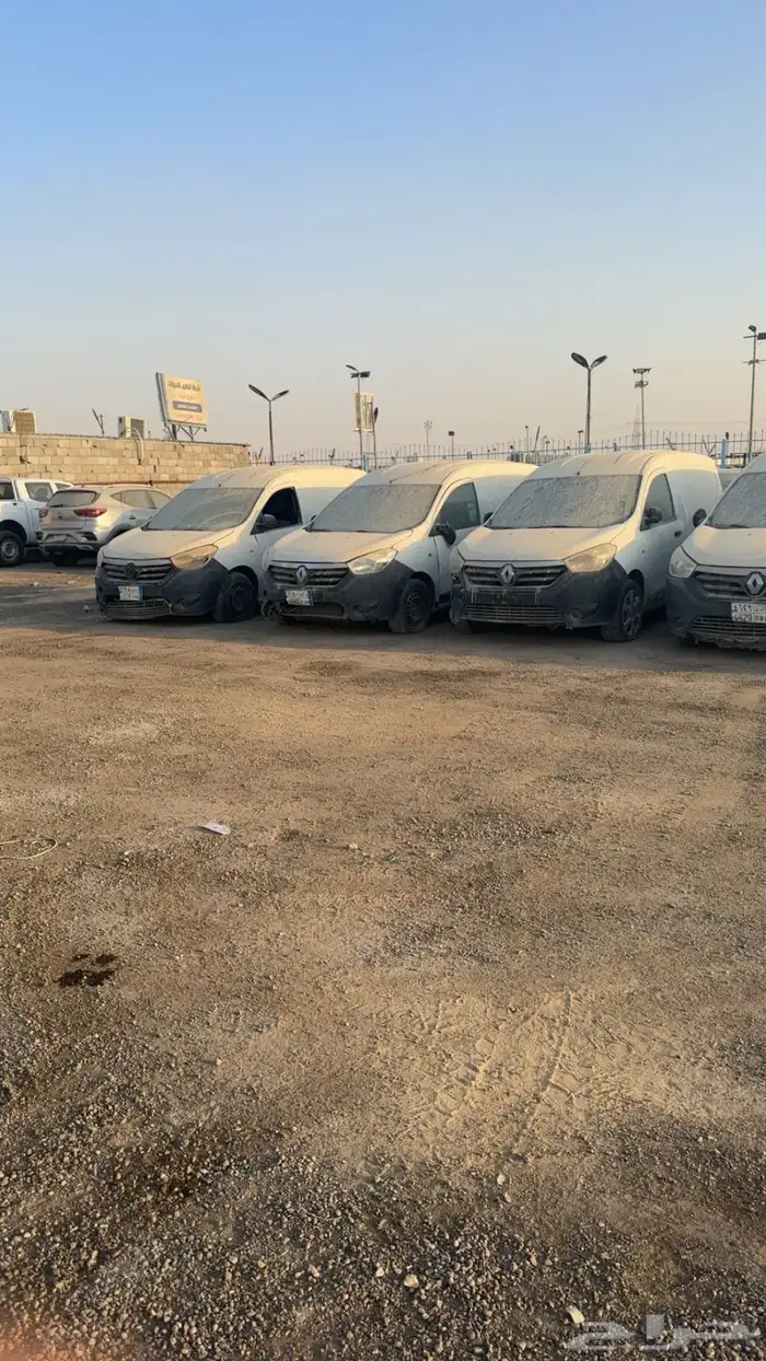 سيارات مصدومه ومصدوم للبيع يوم السبت في المزاد 33