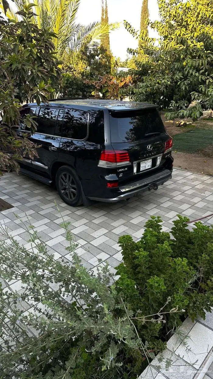 لكزس 570 اسود 9