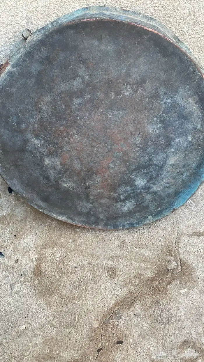 صحن نحاسي قديم يعتبر من الآثار والنوادر 2