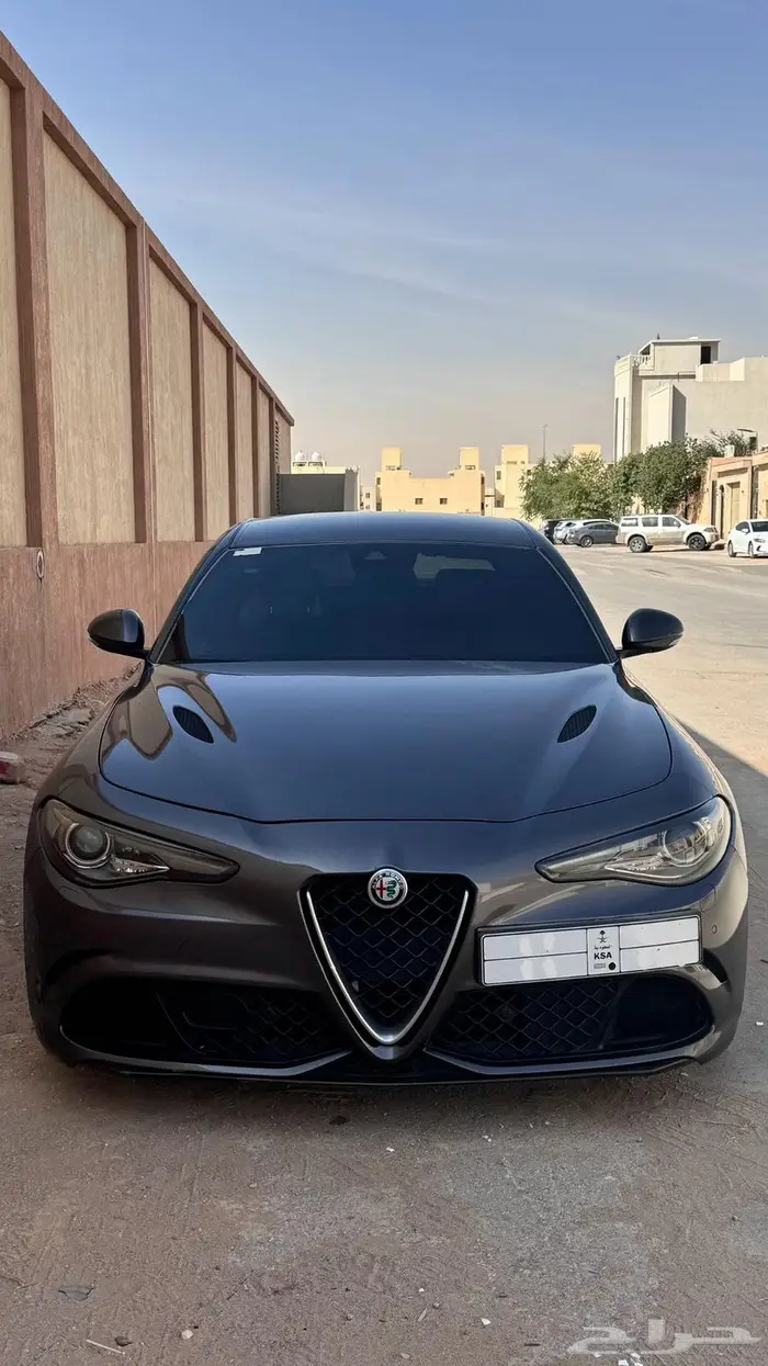 الفا روميو جوليا كوادريفوليو 2