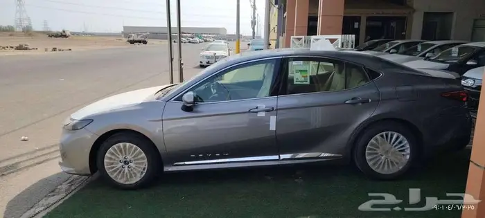 تويوتا كامري بنزين LE لون اسود سعودي موديل 2025 2