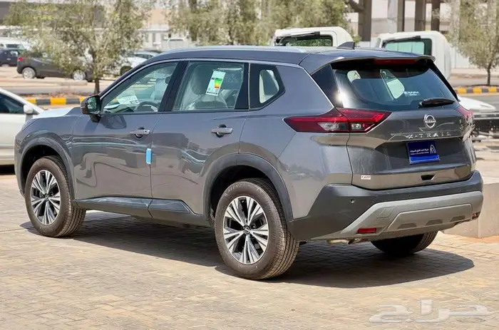 نيسان اكس تريل2025 نص فل 7 راكب بالنقد والتقسيط 4