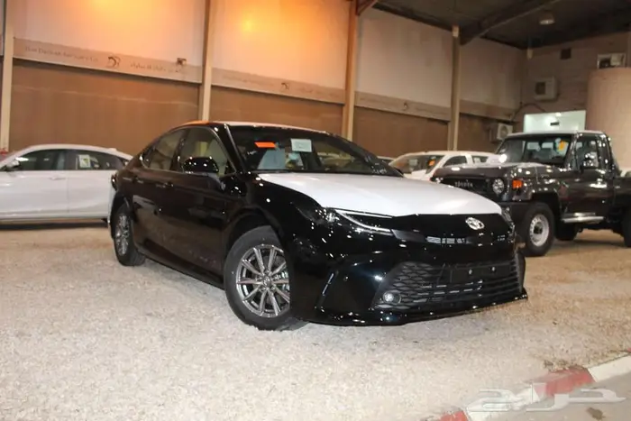 تويوتا كامري E بنزين 2025 2