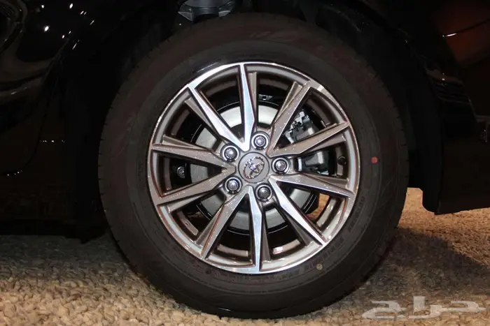 تويوتا كامري E بنزين 2025 6