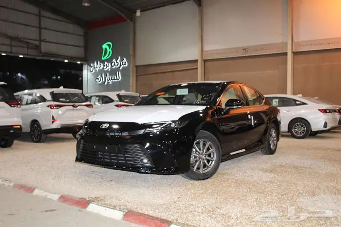 تويوتا كامري E بنزين 2025 1