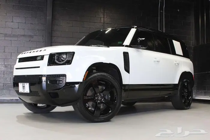 2025 Land Rover Defender 110 X-Dynamic SE 12