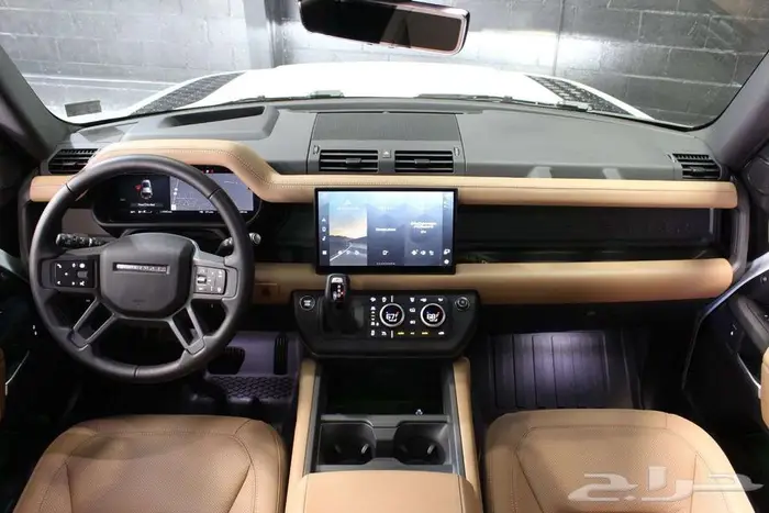 2025 Land Rover Defender 110 X-Dynamic SE 33
