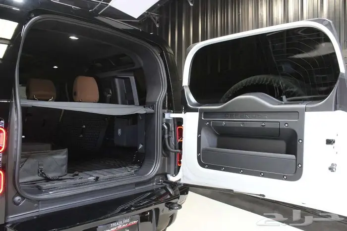 2025 Land Rover Defender 110 X-Dynamic SE 39