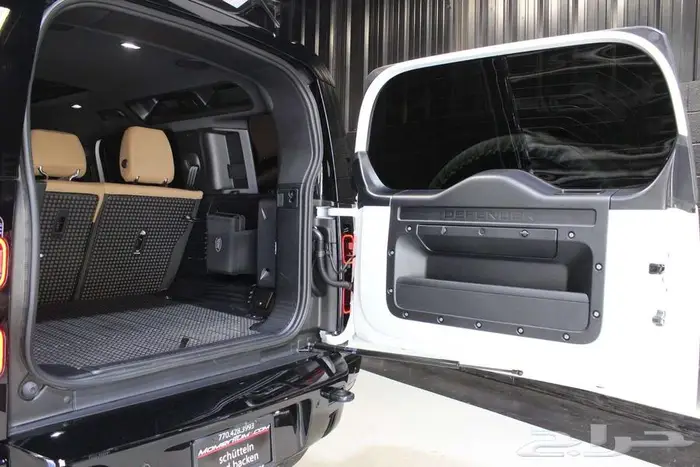 2025 Land Rover Defender 110 X-Dynamic SE 38