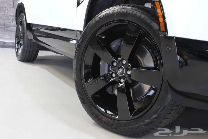 2025 Land Rover Defender 110 X-Dynamic SE 16