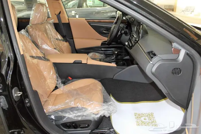 لكزس - ES300 Bh هايبرد - 2025 - نص فل - خليجي 14