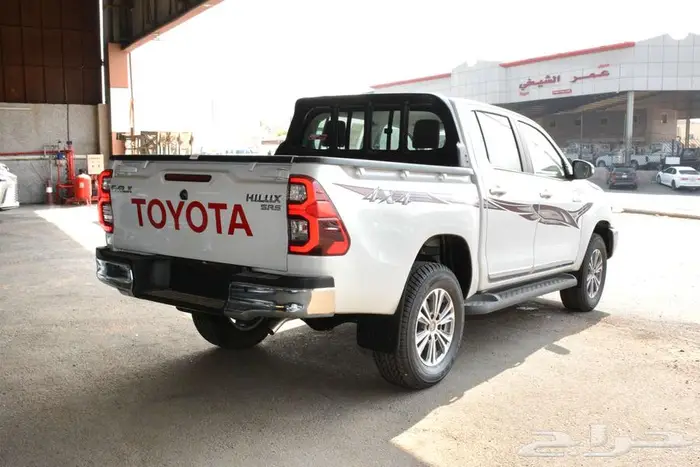 تويوتا هايلوكس 2025 دبل بنزين أتوماتيك سوبر بالنقد والتقسيط 3