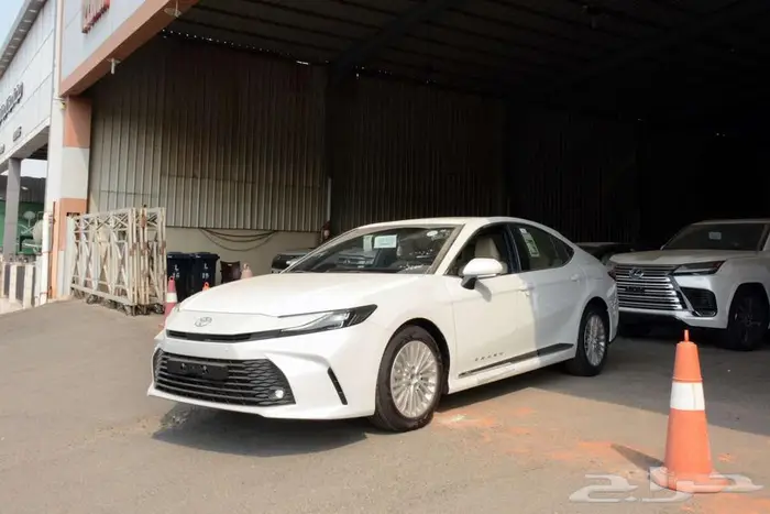 تويوتا كامرى 2025 LE بنزين نص الفل بالنقد والتقسيط 1