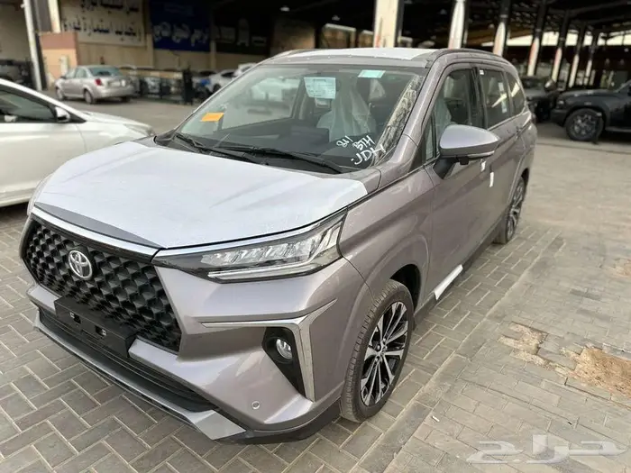 تويوتا فيلوز GLX موديل 2025 1